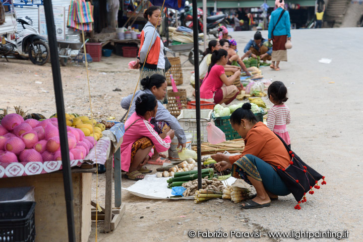 Laos Vietnam confine
